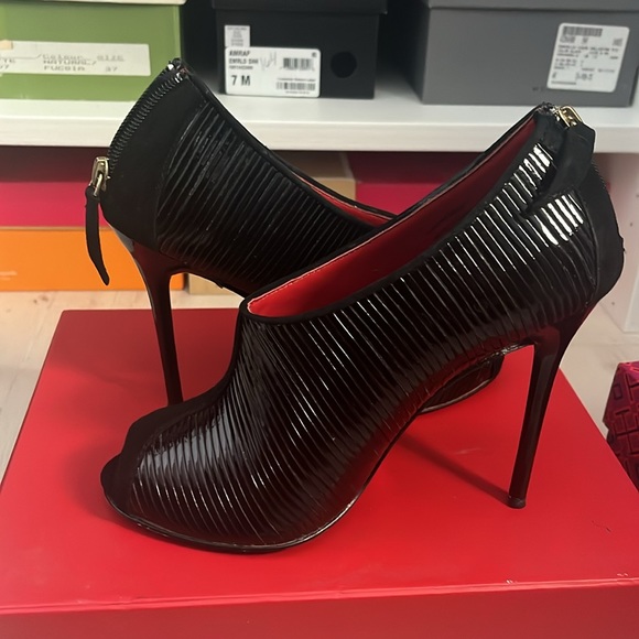 Charles Jourdan heels/bootie black 7.5 - Picture 2 of 12